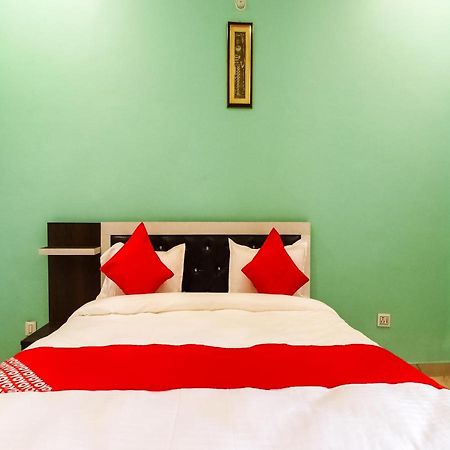 Oyo Lck1233 Rivaaj Palace Lucknow Esterno foto