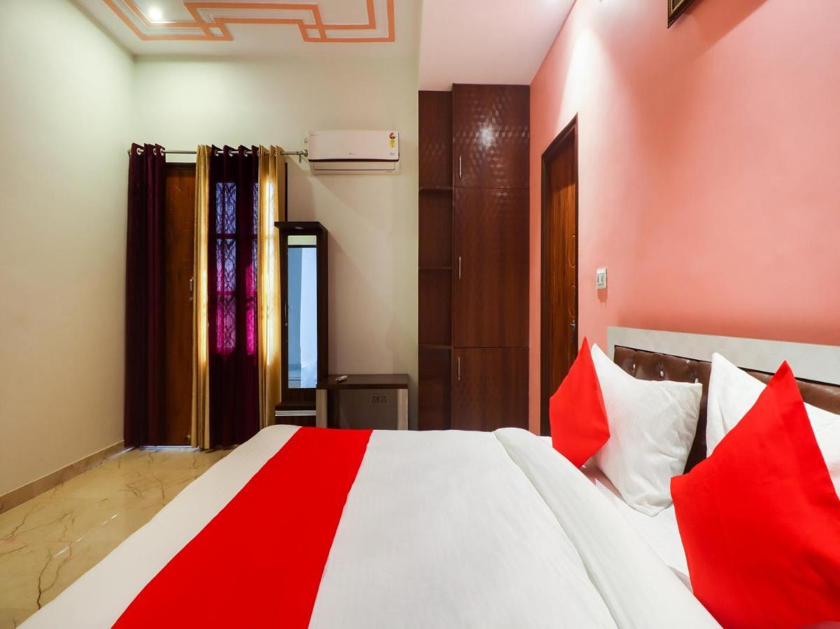 Oyo Lck1233 Rivaaj Palace Lucknow Esterno foto
