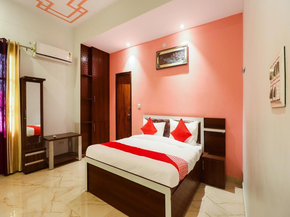 Oyo Lck1233 Rivaaj Palace Lucknow Esterno foto
