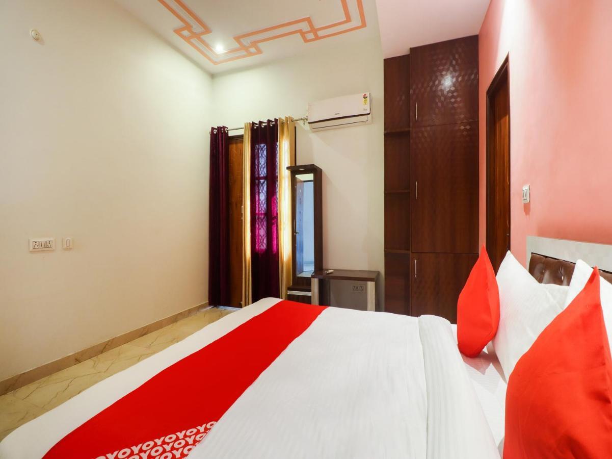 Oyo Lck1233 Rivaaj Palace Lucknow Esterno foto