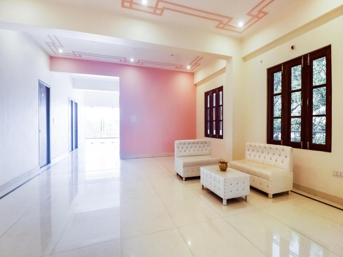 Oyo Lck1233 Rivaaj Palace Lucknow Esterno foto