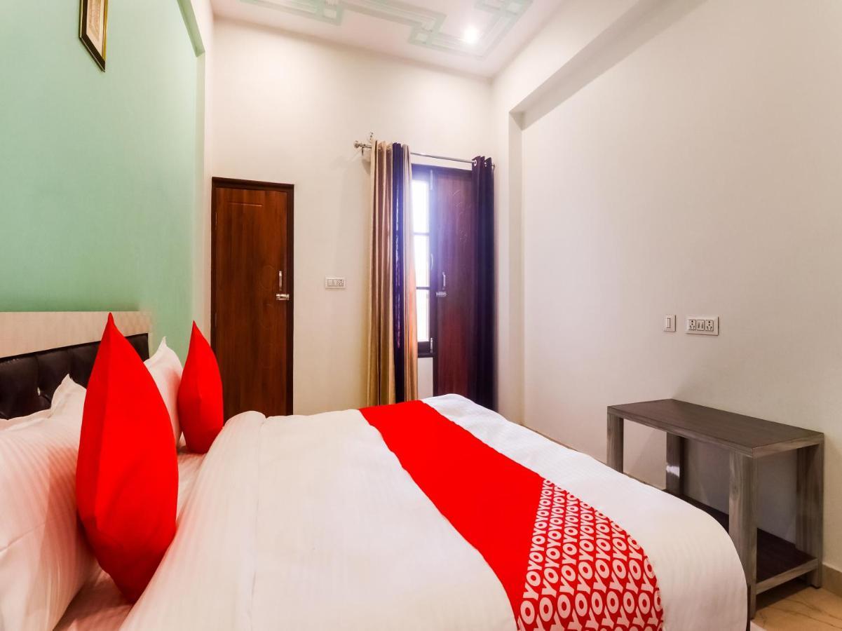 Oyo Lck1233 Rivaaj Palace Lucknow Esterno foto