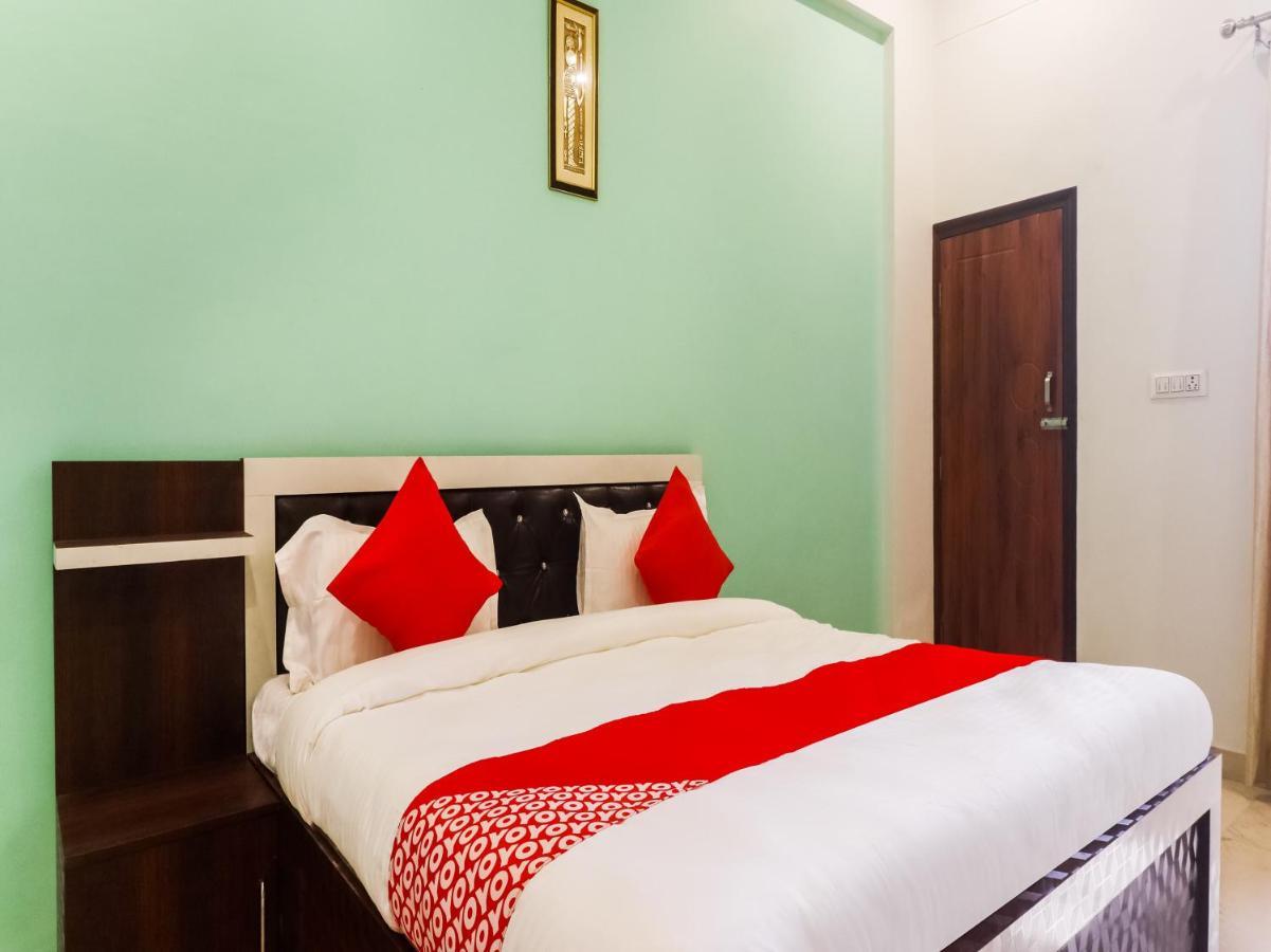 Oyo Lck1233 Rivaaj Palace Lucknow Esterno foto