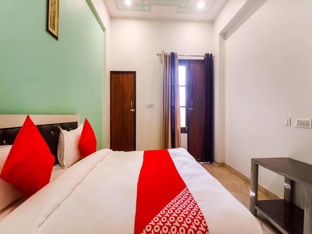 Oyo Lck1233 Rivaaj Palace Lucknow Esterno foto