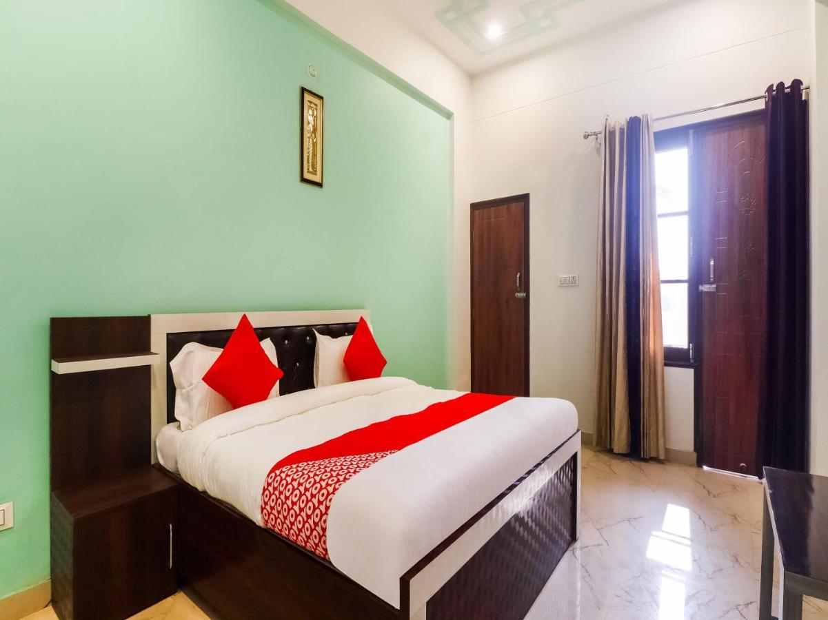 Oyo Lck1233 Rivaaj Palace Lucknow Esterno foto